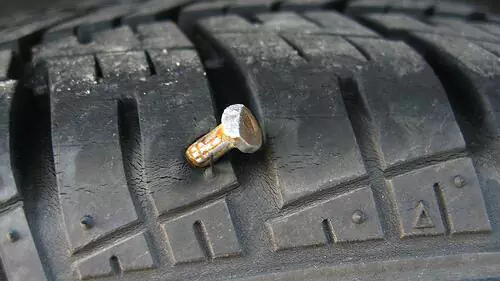 Почему спускают шины? Основные причины